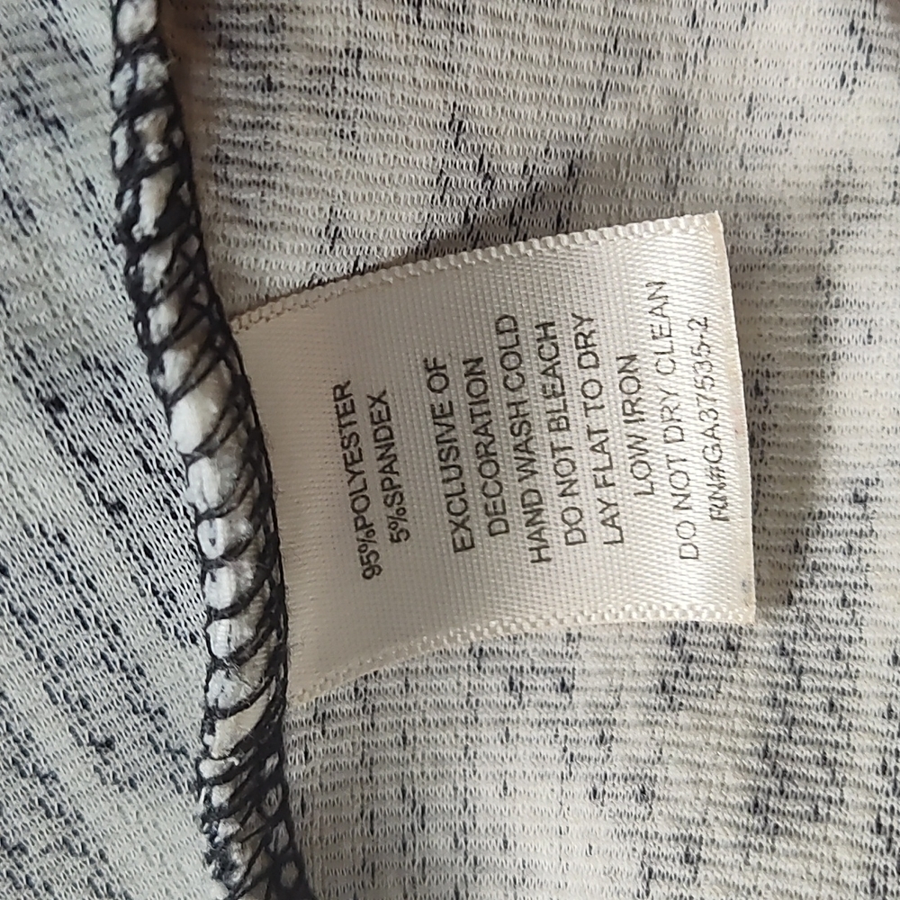 NWOT Black and White V Neck Flirty Fall Dress Size S - Picture 4 of 4